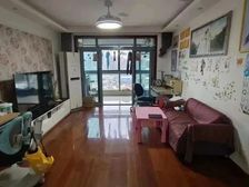 次新小区,南北通三居室,景观位置,楼层中高区。