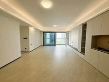 松湖林语新小区 好楼层看湖景 带全屋定制没有住过 急售!