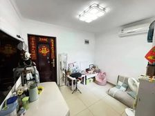老客户,精装修,一楼双院子,拎包入住,全明户型,前后无遮挡