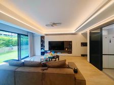 数据谷成长,(陪衬)9号轻轨站锦上添花,在公园晨跑锻炼