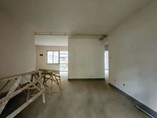 来电扫5 万 一期 靠地铁 靠门口 带大阳台哦 安逸的很