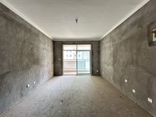 高铁站附近,盛世新天地小区中间位置,通透三居室,全明户型