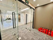 融科望京中心丨地铁15号线600米丨正对电梯全套办公家具