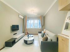 18号线轻轨,200 , 出,随时看房,拎包入住