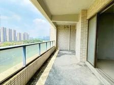 单价低 业主 可以谈 8.5米大阳台 位东南朝向