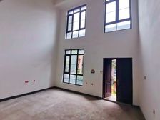 129万急售,联排别墅,轻轨站门口,带车位,前后花园