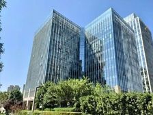 绿地中心 整层独户 8间 100工位 三面采光 精装家具