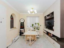 精装地铁两房,中间楼层,诚意出售,价格可谈,看房预约,急急!