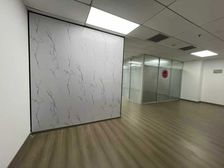 精装 银泰120平米 市中心 好招人 地铁口 可注册