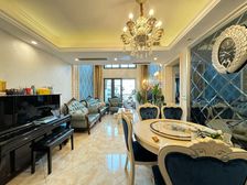 保利香雪 5室1厅 东南