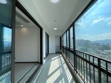 中海渝中云锦 四房 朝中庭视野开阔 5号和9号地铁站