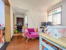 2012年电梯房 ,高区好房,南北向精装修 方便看房