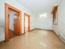 兄弟分钱急的不行 2000年商品房 带院子 7号100米