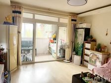 莲泰苑2005年商品房小区,精装修 拎包入住,看房方便。