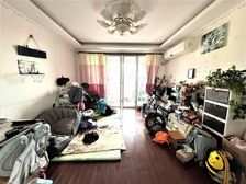 房东已买急售,诚意出售,精装修全送,小区中心位置,采光好