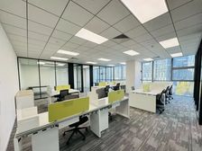 地铁口上下班方便!还有同面积5个房间的!万达旁!诺德中心!