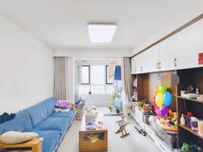 小三房 满二 带电梯 临地铁 精装可拎包入住 正南朝向