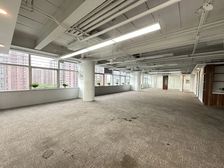 融科望京中心办公室480平精装带家具5个直租3元正对电梯