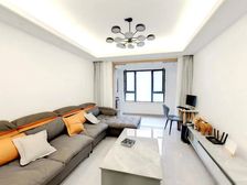 万科翡翠山语 3室1厅1卫 精装修 150万元