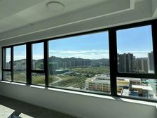 还有 价 三叶草 落地窗 精装入住