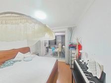 新上 曹路双轨交 电梯三室 中间楼层 满五税少 无遮挡无抵押