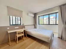 随时可看,边套全明两房,地铁2号线o距离,固定车位,价格能谈