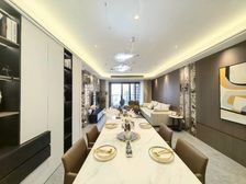 长嘉汇两江峯 4室2厅2卫 毛坯 258万元