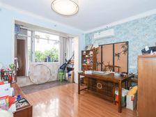 近地铁,近环球港,诚意出售,交通便利。近公园