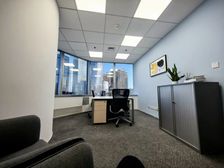 雷格斯朝阳CBD嘉里中心 甲方直租价可面 4人间水电网物业全