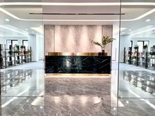 京远优选!国航世纪丨800平精装丨全新装修!正对电梯丨配套齐