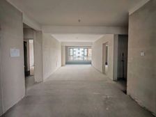 龙湖公园 5层电梯洋房 有车位 走一手 70年大产权商品房