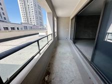 急售带200平 大露台洋房(中八庆重稳),周边配套成熟
