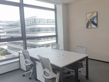 4人间精装雷格斯办公室 租期灵活价可面议!包水电网物业有餐厅