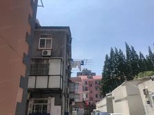 原建房 一楼采光好带大院子 单独开门 房东诚意卖