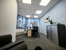 雷格斯朝阳CBD嘉里中心 甲方直租价可面 4人间水电网物业全