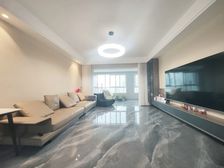 万科御澜道南向精装四居 电梯独立入户 东南朝向 拎包入住