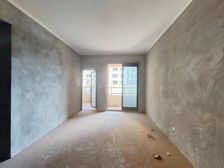 天街对面 清水3房 带二十平露台 带 中 业主急售