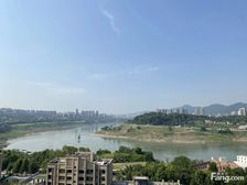 单价9千多!金海湾公园现房小高、2梯2户、头排一线看江视野好