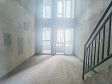 江北嘴(复式清水三房)使用面积高 门口轻轨站 出行方便