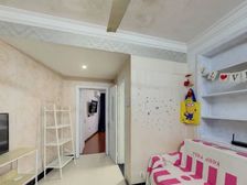 房子满五年,一梯两户,精装修拎包入住,诚意出售。