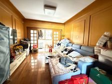 价格大谈 地铁口 1.5公里 送车库 有充电桩 停车免费