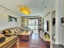 主推!中环边,精装修大三房,凤凰楼层,看中价格可以!