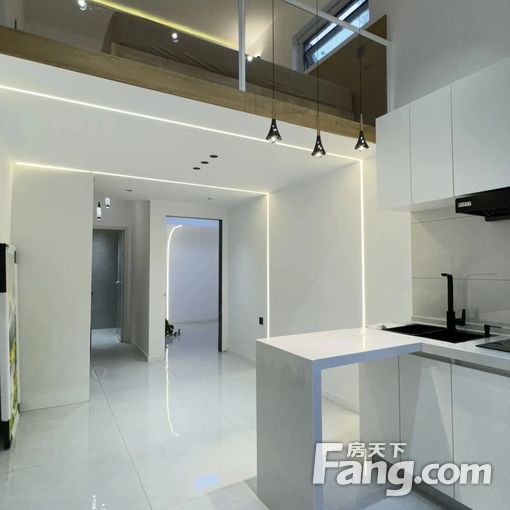 南锣鼓巷,什刹海,鼓楼地铁,全新大2居南向,只租8500元