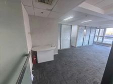 望京南地铁口101平米 业主直租 仅租9000 随时看房入驻