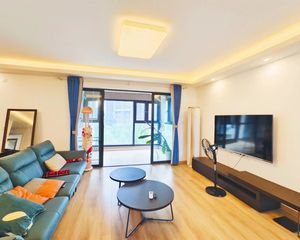 汇金城业主自装四房 满屋唯一 拎包入住