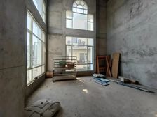 独栋别墅,业主急卖 私家花园较大,