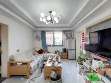红旗四街坊三房两厅,边套全明精装修三年,拎包入住五楼,可谈