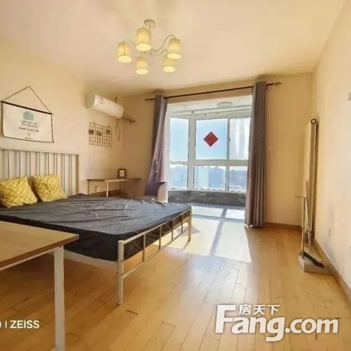 万达广场泰禾,一号线地铁口,三家合租大主卧,精装修电梯房,