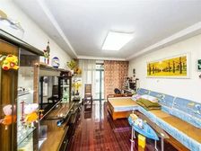 高马路就是地铁口,南北通大两房,一梯两户,高得房率。