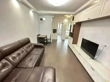 万达广场,香烟未灭已到地铁,小体量小区物业管理好!